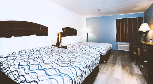 Четырёхместный номер Standard Comfort Inn North