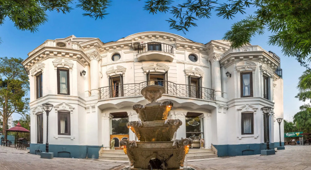 Номер Deluxe Royal Empire Boutique Hotel