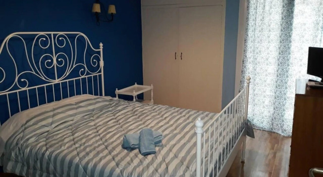 2 Bed Flat - Sleeps 4 - Pets - Wifi, Забронировать Дом для отпуска Виллы Салоников, рядом с Municipal Library of Thessaloniki, Вилла