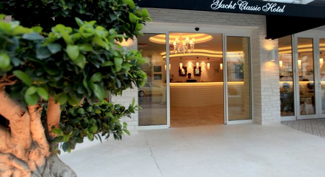 Yacht Classic Hotel - Boutique Class