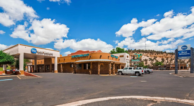 Кровать в общем номере Best Western East Zion Thunderbird Lodge