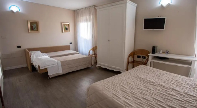 Четырёхместный номер Standard Hotel Degli Oleandri