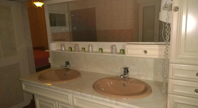 Четырёхместный номер Standard Hôtel Saint - Pierre