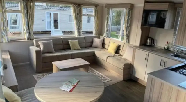 Beverley bay 2-bed Caravan, Sleeps 6, Pet Friendly