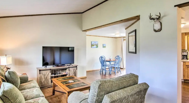 Montana's Emigrant Peaks Getaway: Apt w/ Amenities