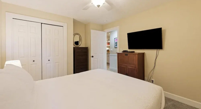 Abbot House 4 2 Bedroom Condo