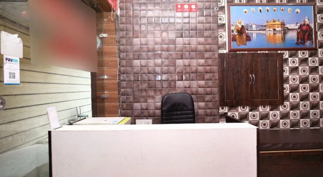 OYO 19565 Hotel Galaxy