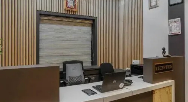 OYO 24187 Samar Palace, Rezerwuj Hotel Ahmednagar 