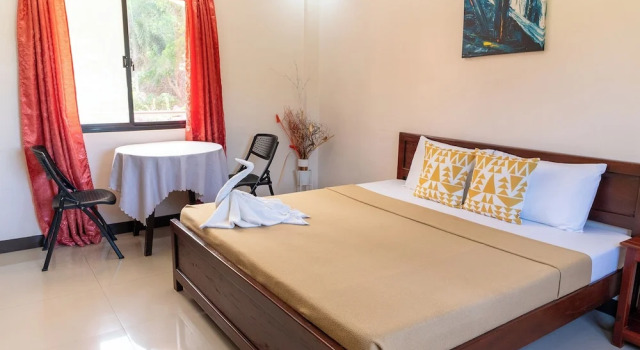 Номер Deluxe Dinahs Tourist Inn Puerto Princesa