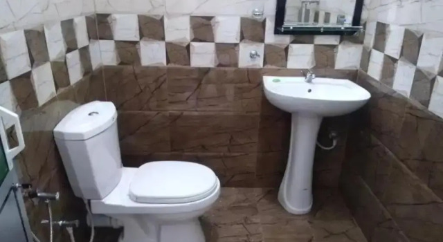 Quench Inn, Prenota Hotel Ampara 
