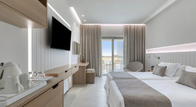 Двухместный номер Superior с видом на море Neptune Luxury Resort