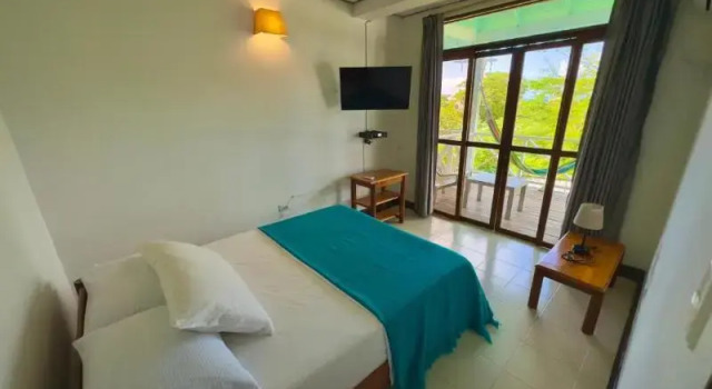 Трёхместный номер Standard с балконом South West Bay Cabañas