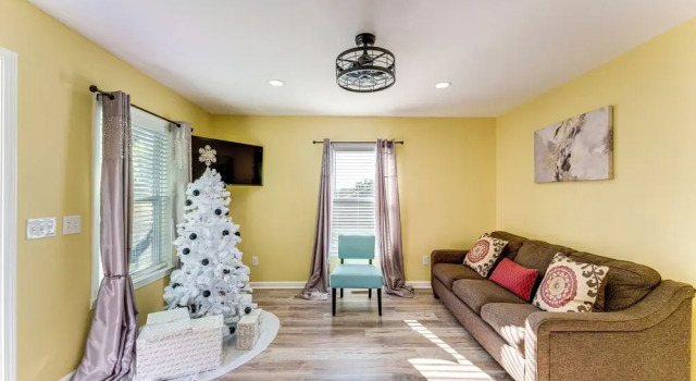 Коттедж Walk Downtown: Charming Rome Abode w/ Yard!
