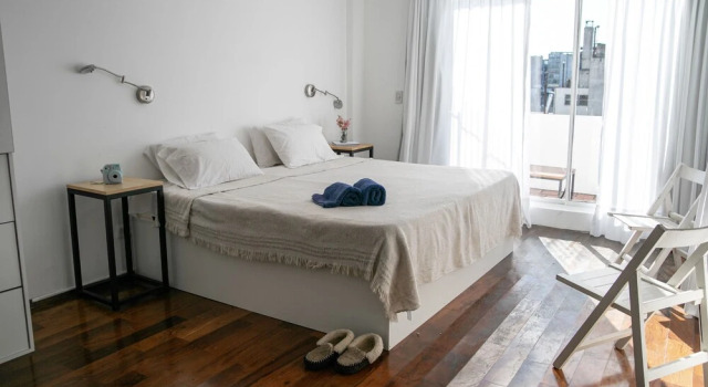 Двухместный люкс Standard с балконом Bill & Bill San Telmo Hostel