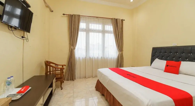 Двухместный номер Standard RedDoorz Plus @ Hotel Sempurna Watervang Lubuk Linggau