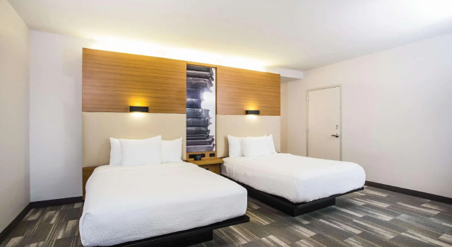 Четырёхместный номер Standard La Quinta by Wyndham Winchester