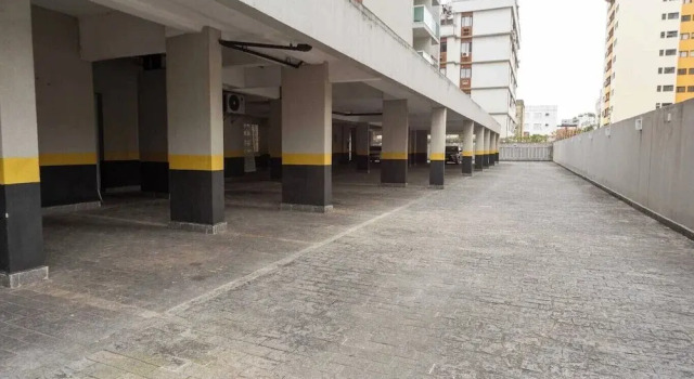 Apto c Piscina e Brinquedoteca a 400m da Praia