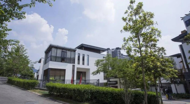 Hot Spring Party Luxury Resort Villa