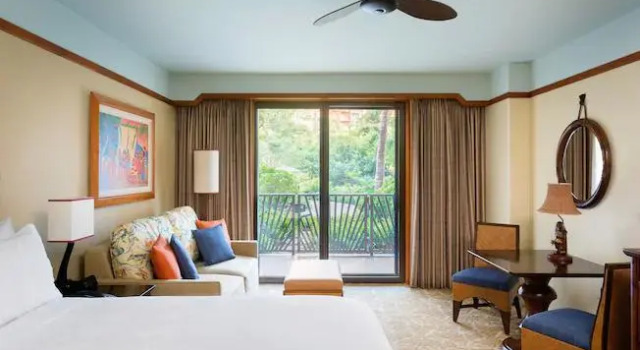 Номер with poolside gardens view Aulani, A Disney Resort & Spa