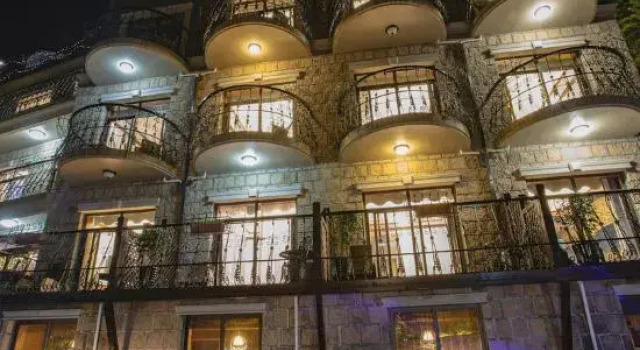 Mogan Mountain Xiaofeng Mujing Xiangye Hot Spring Hostel, Prenota Ostello Huzhou Zhejiang