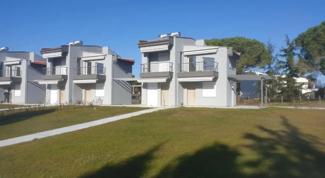V Luxury Apartments Posidi