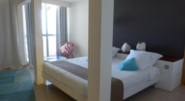 Grand Htel des Mascareignes, Book Hotel Hotels in Saint-Paul with Parking, Parking