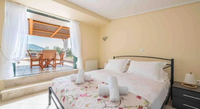 Saronis seaview 2bdr residence 500m from the beach, Забронировать Апартаменты/квартира Апартаменты Сароникос, Апартаменты/квартира