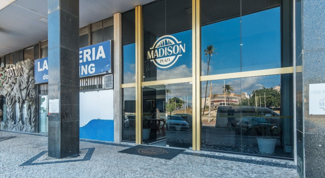 Fully Equipped Apartments in a Building With Pool, 40 m From the Beach in Salvador Mpas