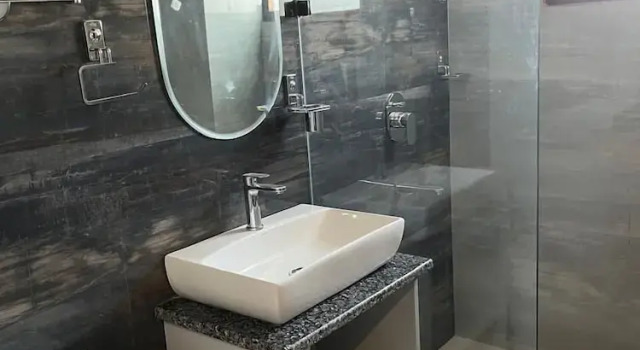 Номер Executive Hotel Sandal Tree Express