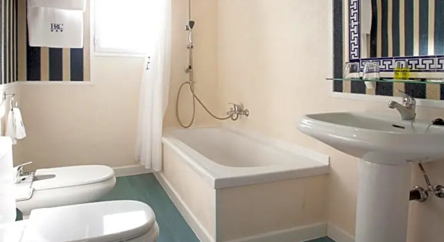 Номер Standard HRC Hotel