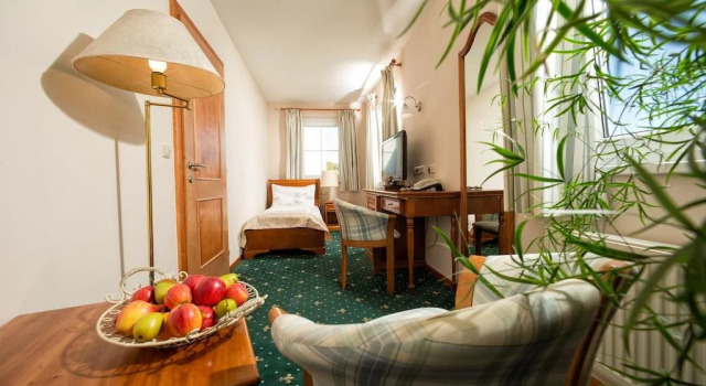 Garten-Hotel Ochensberger, Book Hotel Hoteller i East Styria med pool, Swimmingpool