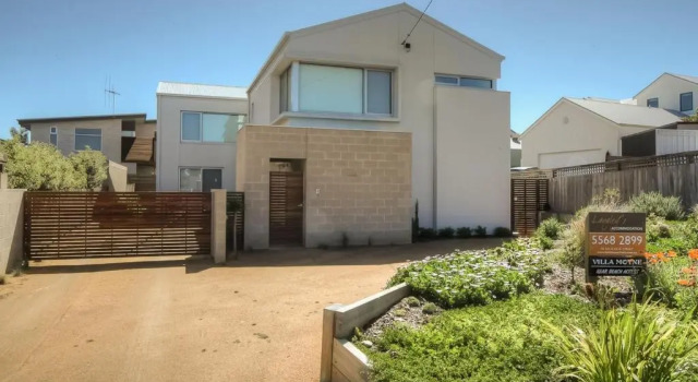 Коттедж Villa Moyne - located in a quiet cul de sac and designed for beach families