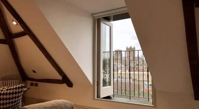 Апартаменты c 1 комнатой с балконом Stylish Wells Penthouse With Cathedral Views
