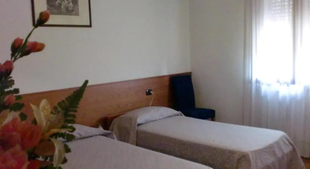 Четырёхместный номер Standard Rometta Hotel