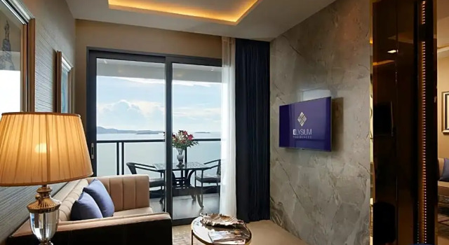 Люкс Deluxe с 2 комнатами с видом на море The Elysium Prațumnak Pattaya - By SHG