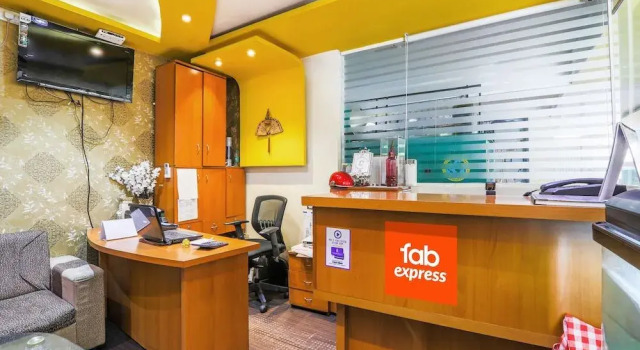 FabExpress AM Suites, Забронировать Отель Отели штата Карнатаки 3 звезды, 3*