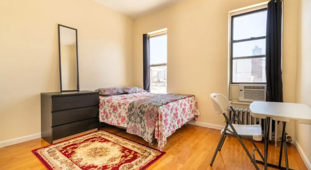 Номер Standard Empire Blvd Guest House