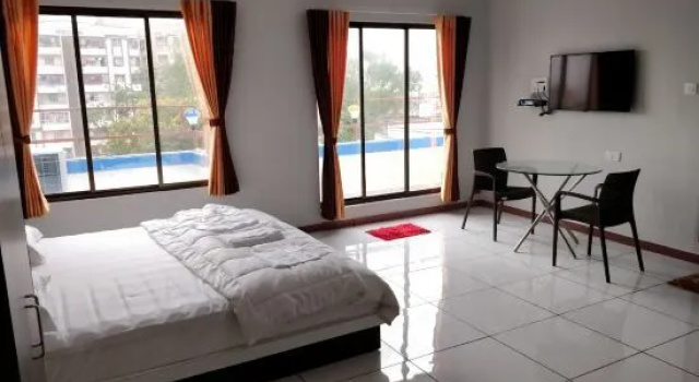 Hotel Rajdhani, Prenota Hotel Verāval West Zone