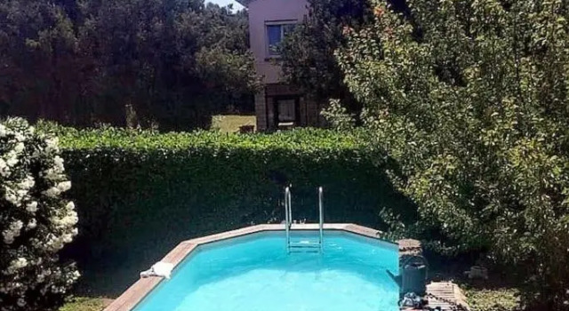 Вилла Villa Familiale avec Piscine au coeur de 1200m² de jardin..