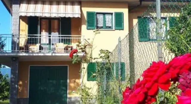 Вилла Appartamento in Villa con Idromassaggio a pochi minuti dal Lago Maggiore