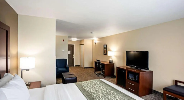 Люкс c 1 комнатой Comfort Inn & Suites Independence