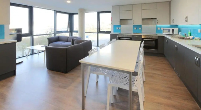 Student Only - Cosy Ensuite Bedroom in a Shared Apartment at Riverside Way, Varaa Huoneisto Asunnot kohteessa Merseyside, Huoneisto