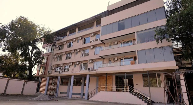 sparrow hotel Dehradun, Rezervovat Hotel Déhrádún Uttarakhand