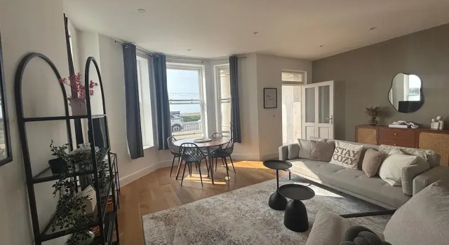 Апартаменты Premium Beautiful 2 Bed Apartment on Beach by Urban Roost