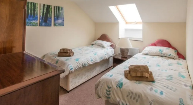 Merlin Cottages, Забронировать Отель Лланфэр-ар-и-брин Южный Уэльс