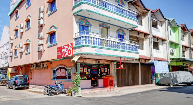 OYO 90507 Hotel Kundur, Prenota Hotel Batam Center Batam