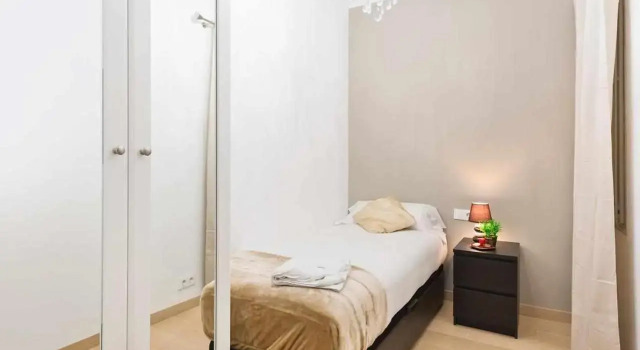Apartment Eduardo, Забронировать Апартаменты/квартира Отели Барселоны с парковкой, рядом с Госпиталь Святого Креста и Святого Павла, Парковка
