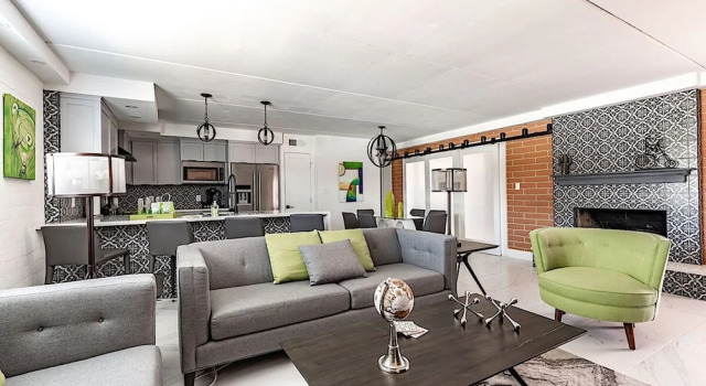 Northland Glam 3BR by Casago, Забронировать Отель Отели Скотсдейл с парковкой, Парковка