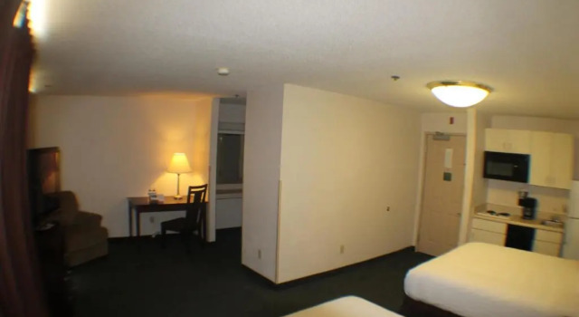 Четырёхместный номер Standard Greystone Inn & Suites