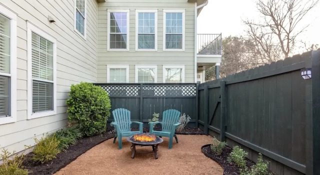 Upstay East Austin Retreat w Yard5min to Downtown, Забронировать Вилла Виллы Остина, рядом с Rosewood Park, Вилла
